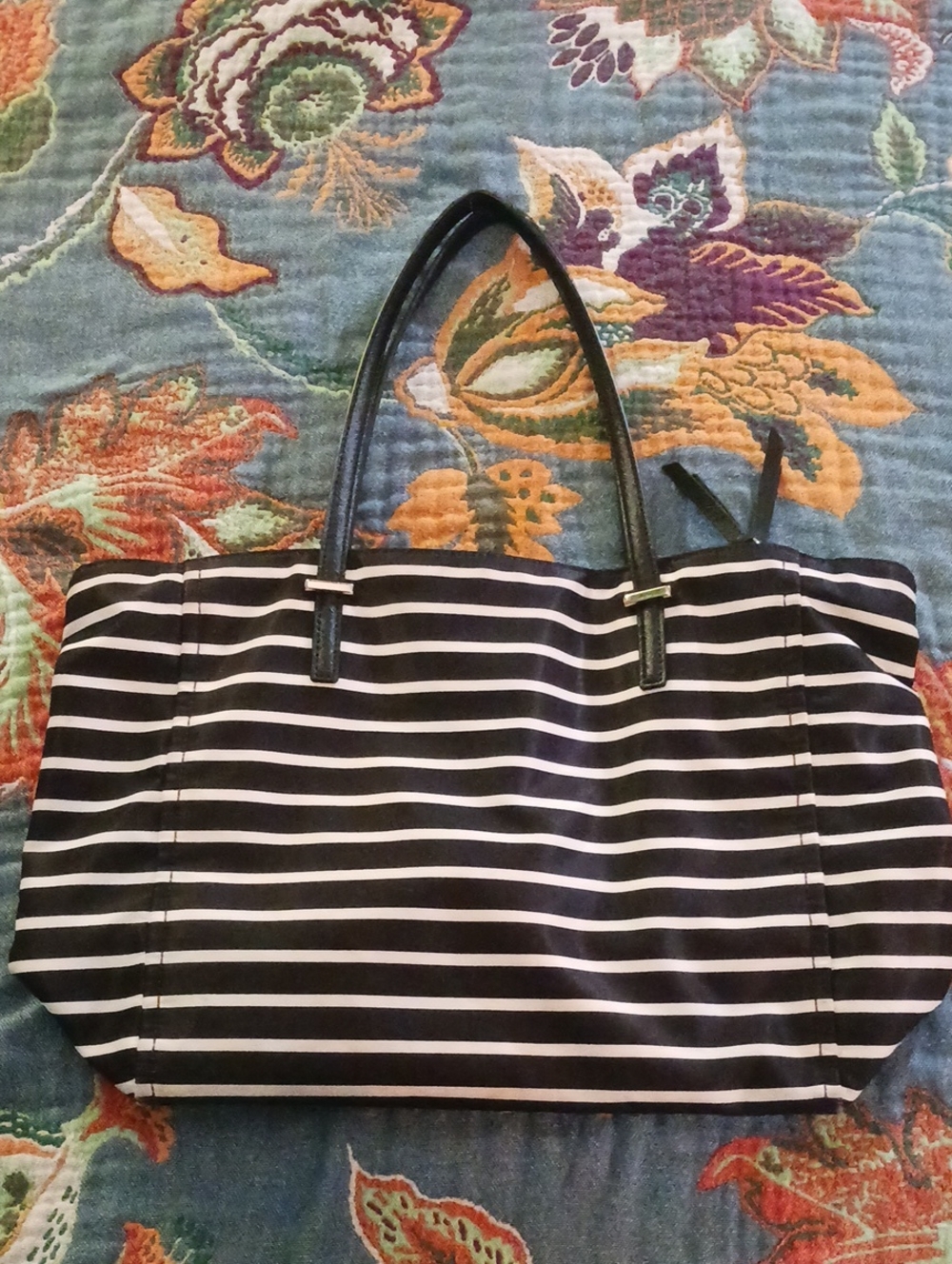 Kate Spade Tote - Picture 4 of 10
